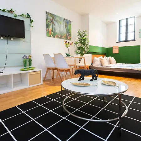 Fullhouse - - N6 Jungle - Smarttv - Nespresso *
